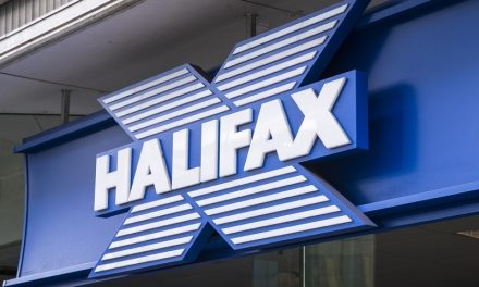 Halifax: House prices dip by 0.5%