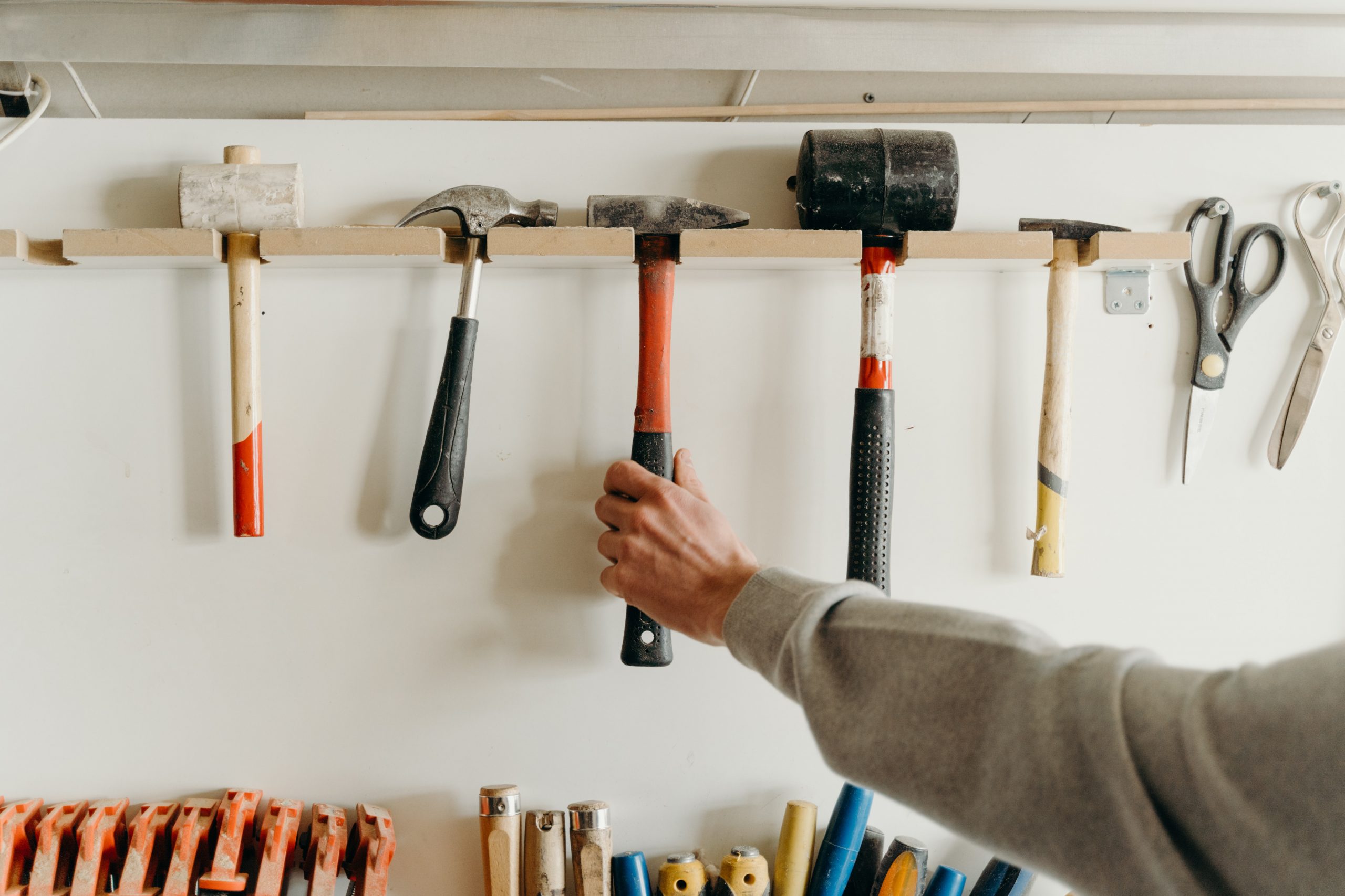 5 Must Have Home Improvement Tools