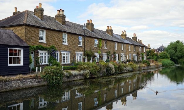 Do I Pay Taxes When I Sell My House In The UK?