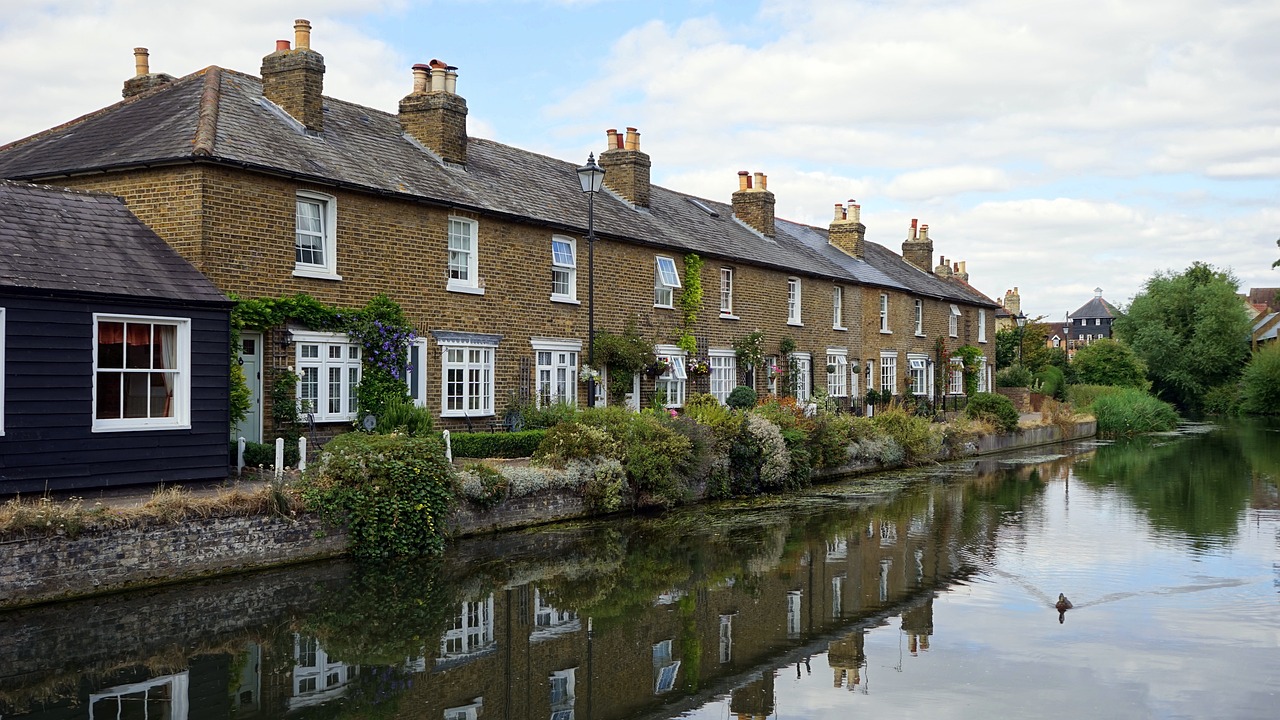 Do I Pay Taxes When I Sell My House In The UK?