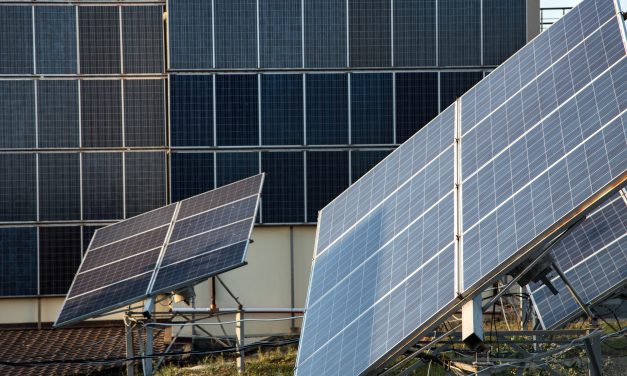 5 Key Features To Look For In An Off-Grid Solar Generator For Industrial Use