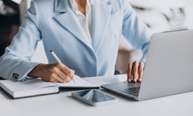 Why Property Lawyers Are Essential For Smooth Moves